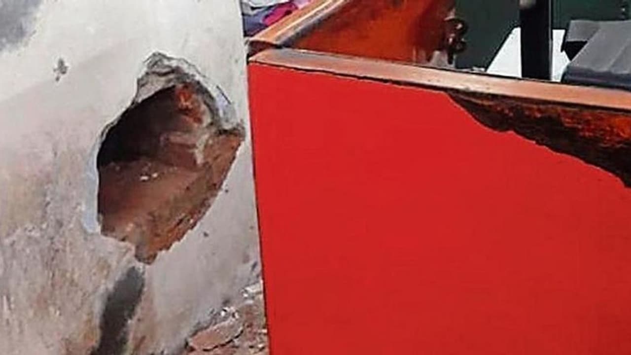 ತಮಾಷೆ ಅಲ್ಲ! ಪೋಸ್ಟ್‌ ಆಫೀಸ್‌ಗೆ ಕನ್ನ ಹಾಕಿದವನಿಗೆ ಸಿಕ್ಕಿದ್ದು ಬರೀ 487 ರೂ!