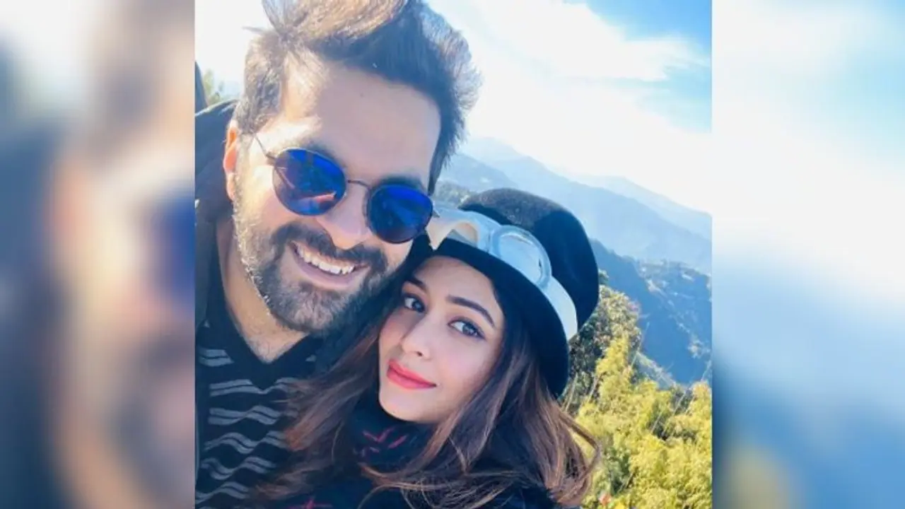 ঋতাভরী পেলেন ভালবাসার পুরুষ, চিনে নিন তাকে ঋতাভরী পেলেন ভালবাসার পুরুষ, চিনে নিন তাকে