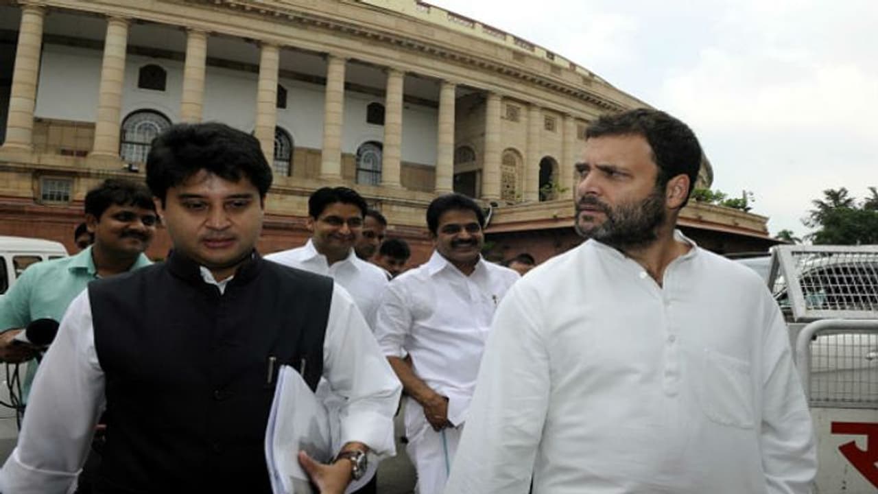 রাহুল গান্ধী সমকামী, সম্পর্ক রয়েছে জ্যোতিরাদিত্য সিন্ধিয়ার সঙ্গে, চাঞ্চল্যকর দাবি স্বামী চক্রপানির