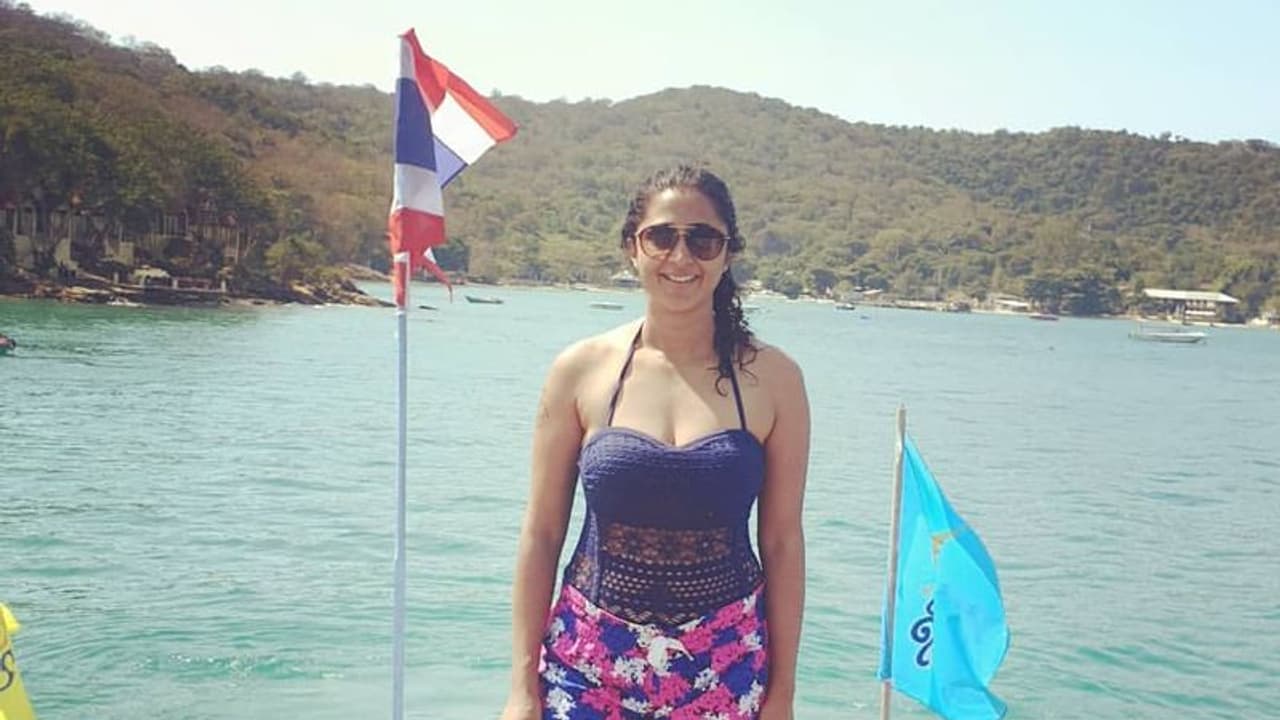 10 வயது மகனுடன் படுகவர்ச்சி உடையில் போட்டோ வெளியிட்ட கனிகா... கிளுகிளு புகைப்படத்தால் சர்ச்சை...! 10 வயது மகனுடன் படுகவர்ச்சி உடையில் போட்டோ வெளியிட்ட கனிகா... கிளுகிளு புகைப்படத்தால் சர்ச்சை...!