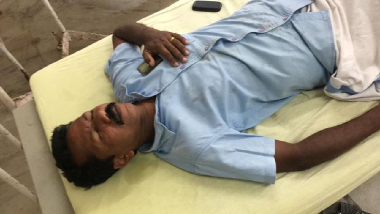 പാലം നിര്മ്മാണത്തെ ചൊല്ലി തര്ക്കം; കൈനകരിയില് പഞ്ചായത്തംഗത്തിന് മര്ദനമേറ്റു പാലം നിര്മ്മാണത്തെ ചൊല്ലി തര്ക്കം; കൈനകരിയില് പഞ്ചായത്തംഗത്തിന് മര്ദനമേറ്റു