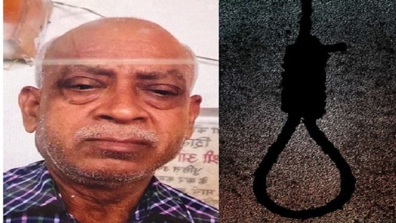 कोतवाली के बैरक में दारोगा ने लगाई फांसी, सदमे में मां की भी मौत, फोन पर पत्नी से कही थी ये बातें कोतवाली के बैरक में दारोगा ने लगाई फांसी, सदमे में मां की भी मौत, फोन पर पत्नी से कही थी ये बातें