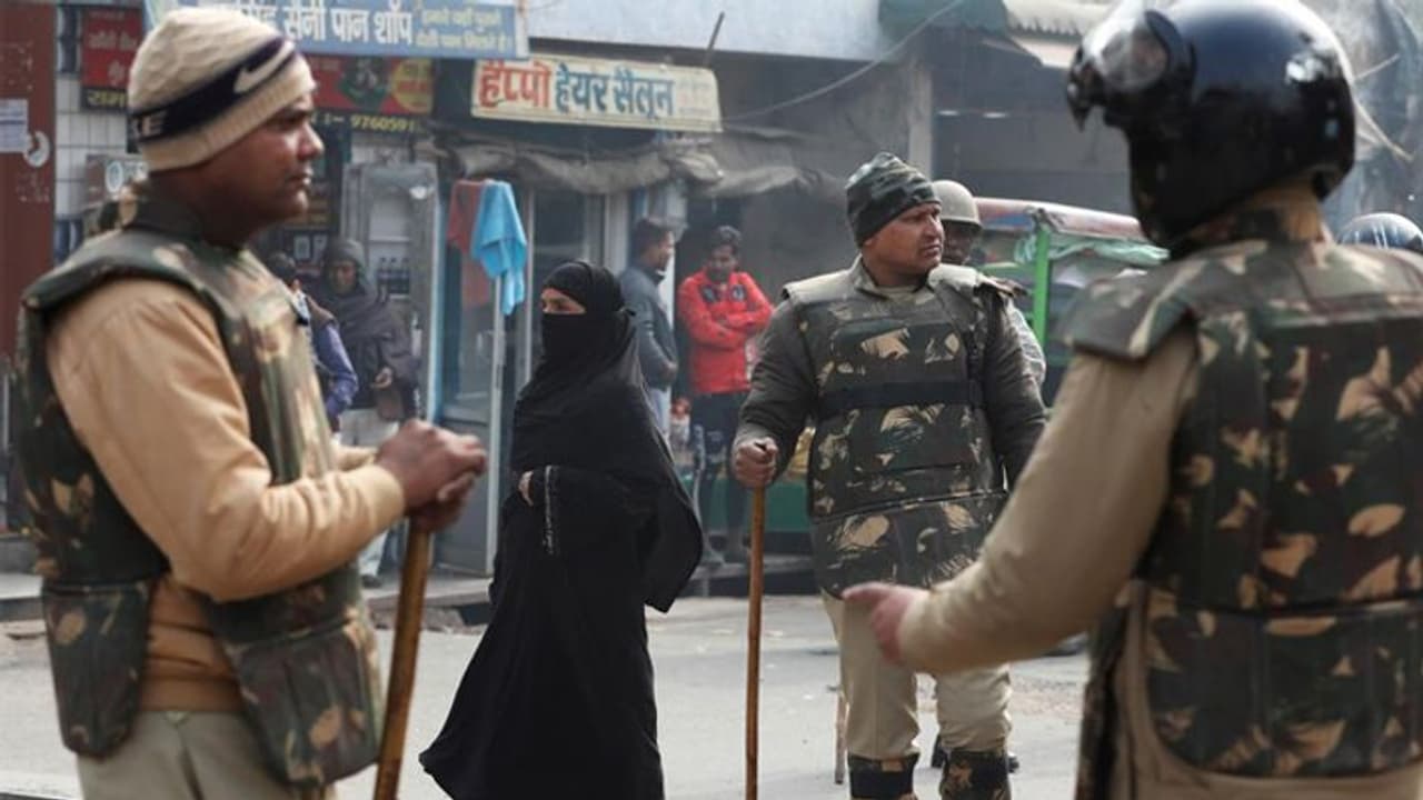 पाकिस्तान जिंदाबाद नारा लगाने पर एक शख्स गिरफ्तार, ADG ने कहा देश विरोधी काम के लिए किसी को स्वतंत्रता नहीं पाकिस्तान जिंदाबाद नारा लगाने पर एक शख्स गिरफ्तार, ADG ने कहा देश विरोधी काम के लिए किसी को स्वतंत्रता नहीं