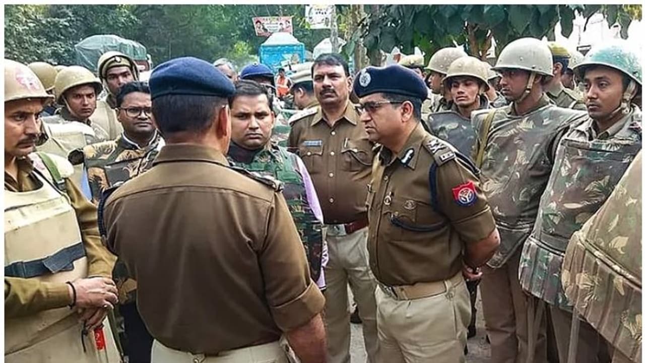 പൗരത്വ പ്രതിഷേധം: അറസ്റ്റില് യുപി പൊലീസിന് വീഴ്ച; നിരപരാധികളെന്നുകണ്ട് നാല് പേരെ വിട്ടയച്ചു പൗരത്വ പ്രതിഷേധം: അറസ്റ്റില് യുപി പൊലീസിന് വീഴ്ച; നിരപരാധികളെന്നുകണ്ട് നാല് പേരെ വിട്ടയച്ചു