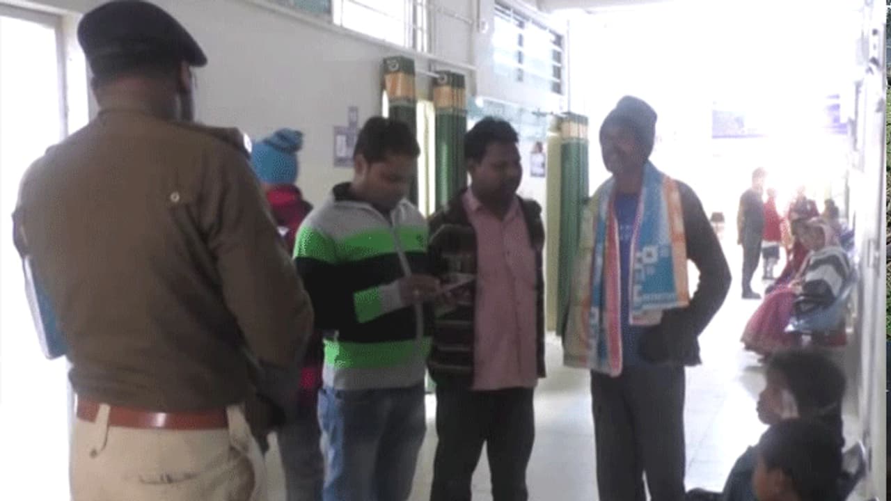 सनकी भाई ने खेला खूनी खेल, अपने ही भैया भाभी को मौत देकर 4 भतीजों को भी नहीं छोड़ा... सनकी भाई ने खेला खूनी खेल, अपने ही भैया भाभी को मौत देकर 4 भतीजों को भी नहीं छोड़ा...