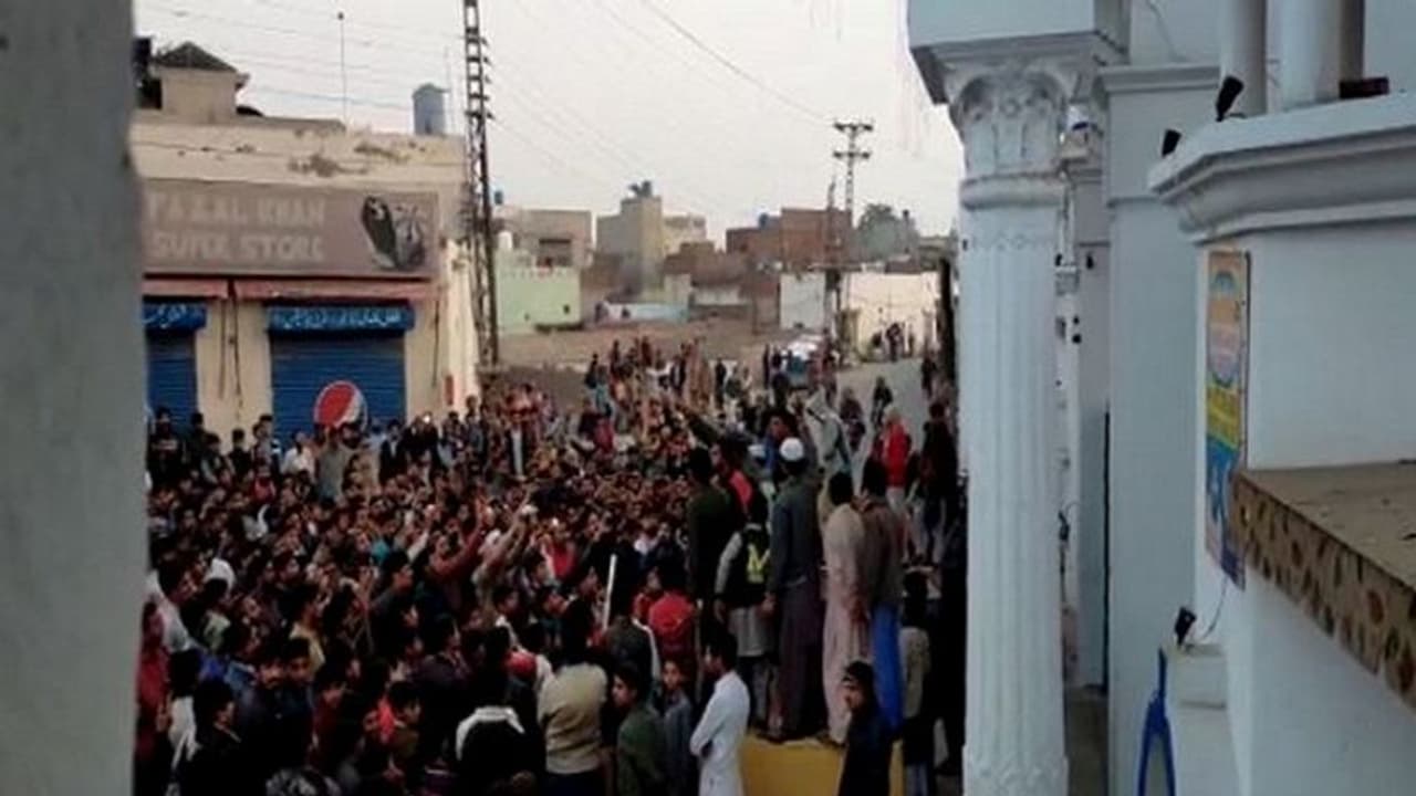 ಪಾಕ್ ಗುರುನಾನಕ್ ಸಾಹೀಬ್ ಗುರುದ್ವಾರದ ಬಳಿ ಕಲ್ಲು ತೂರಟ: ವಿಡಿಯೋ!