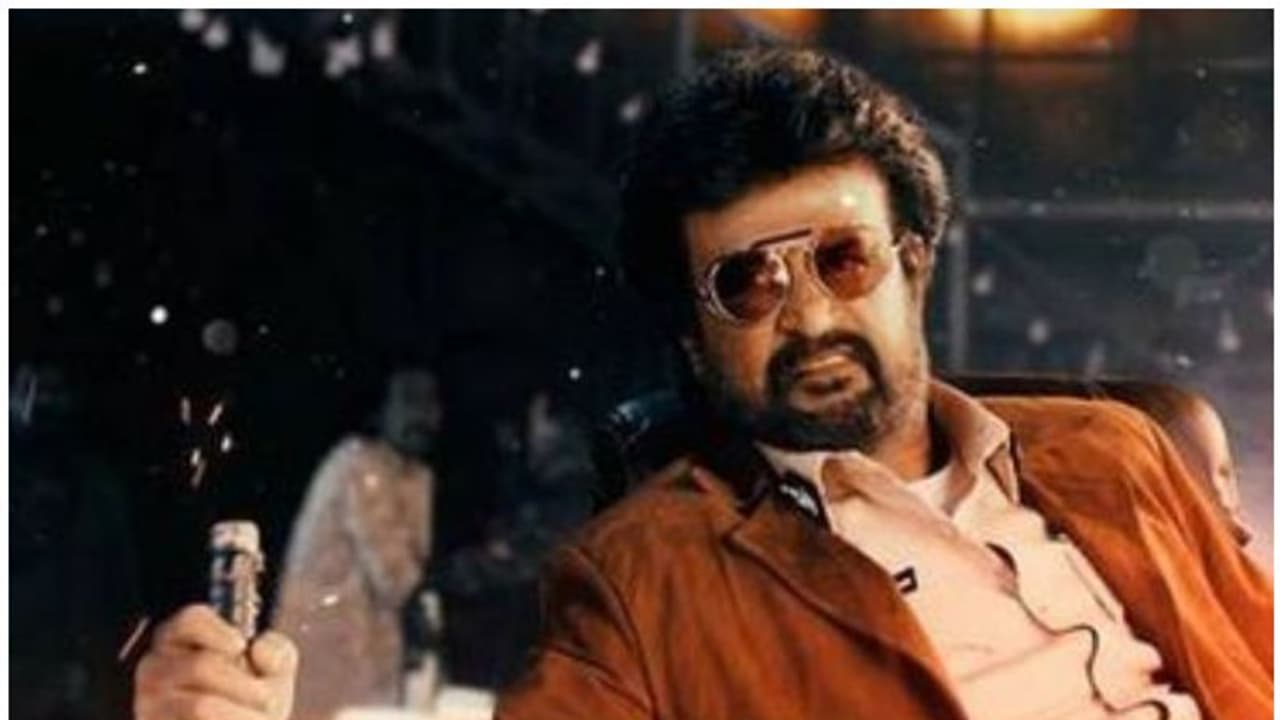 ആവേശത്തിരയില് തെലുങ്ക് ആരാധകര്; എ ആര് മുരുഗദോസ് രജനികാന്ത് ചിത്രത്തിന്റെ പ്രി റിലീസ് ആഘോഷത്തിന്റെ വീഡിയോ ആവേശത്തിരയില് തെലുങ്ക് ആരാധകര്; എ ആര് മുരുഗദോസ് രജനികാന്ത് ചിത്രത്തിന്റെ പ്രി റിലീസ് ആഘോഷത്തിന്റെ വീഡിയോ