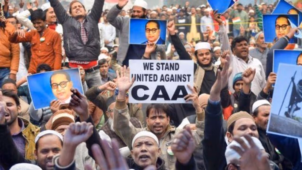 Fact Check: ಸಿಎಎ, ಎನ್ಆರ್ಸಿ ವಿರೋಧಿ ಪ್ರತಿಭಟನೆಗೆ ಡ್ರೆಸ್ಕೋಡ್! Fact Check: ಸಿಎಎ, ಎನ್ಆರ್ಸಿ ವಿರೋಧಿ ಪ್ರತಿಭಟನೆಗೆ ಡ್ರೆಸ್ಕೋಡ್!