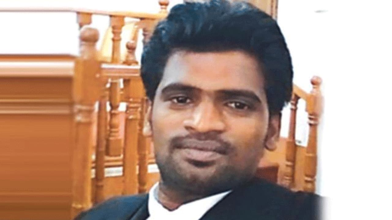 త్వరలో పెళ్లి.. ప్రేయసి మాట్లాడటం లేదని..లాయర్ ఆత్మహత్య త్వరలో పెళ్లి.. ప్రేయసి మాట్లాడటం లేదని..లాయర్ ఆత్మహత్య