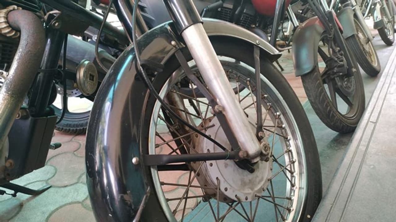 കൂലിപ്പണി ചെയ്തും വായ്പയെടുത്തും സ്വന്തമാക്കിയ ബൈക്ക് ടെസ്റ്റ് ഡ്രൈവ് ചെയ്യാന് വാങ്ങിയ യുവാവ് സുഹൃത്തിനോട് ചെയ്തത്... കൂലിപ്പണി ചെയ്തും വായ്പയെടുത്തും സ്വന്തമാക്കിയ ബൈക്ക് ടെസ്റ്റ് ഡ്രൈവ് ചെയ്യാന് വാങ്ങിയ യുവാവ് സുഹൃത്തിനോട് ചെയ്തത്...