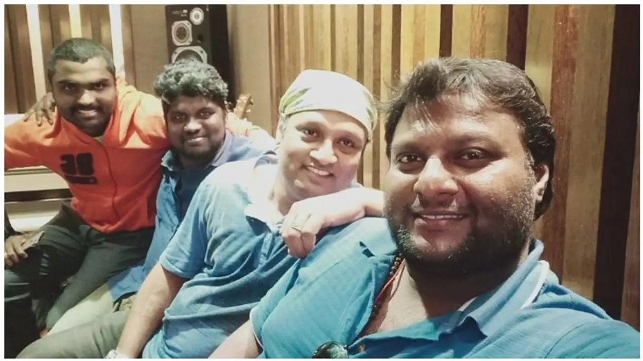 "திரெளபதி" படம் ஒரு குப்பை... மோகன் ஜியுடன் டுவிட்டரில் கட்டிப்புரளும் பிரபல இயக்குநர்..! "திரெளபதி" படம் ஒரு குப்பை... மோகன் ஜியுடன் டுவிட்டரில் கட்டிப்புரளும் பிரபல இயக்குநர்..!