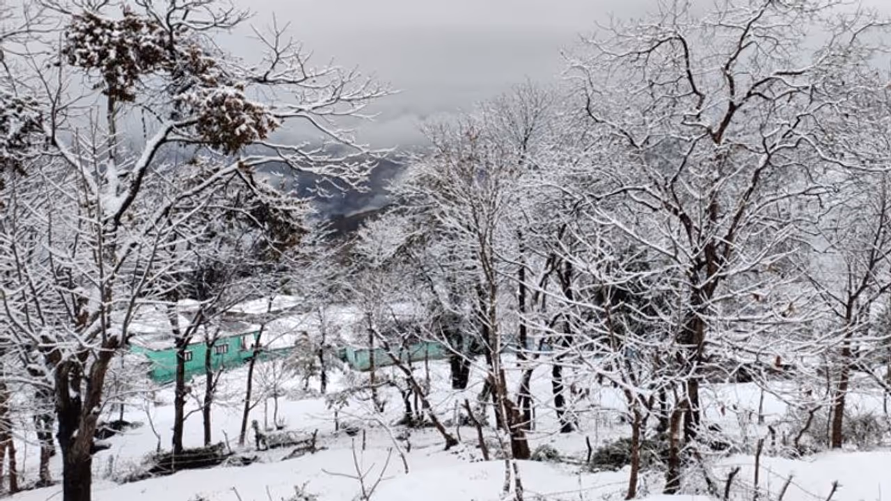 ಕಾಶ್ಮೀರದಲ್ಲಿ ನೀರವ ಮೌನ ಪ್ರವಾಸಿ ತಾಣಗಳು ಬಿಕೋ 5 ಉಗ್ರರು, 3 ಸ್ಥಳ, 10 ನಿಮಿಷದ ದಾಳಿ