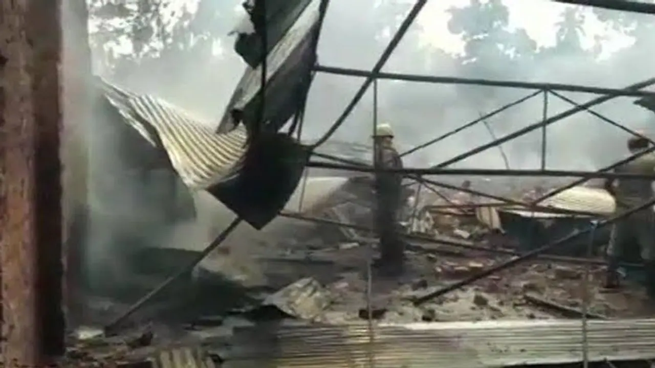 எடப்பாடி அருகே பட்டாசு ஆலையில் வெடி விபத்து; ஒருவர் பலி, ஒருவர் கவலைக்கிடம்