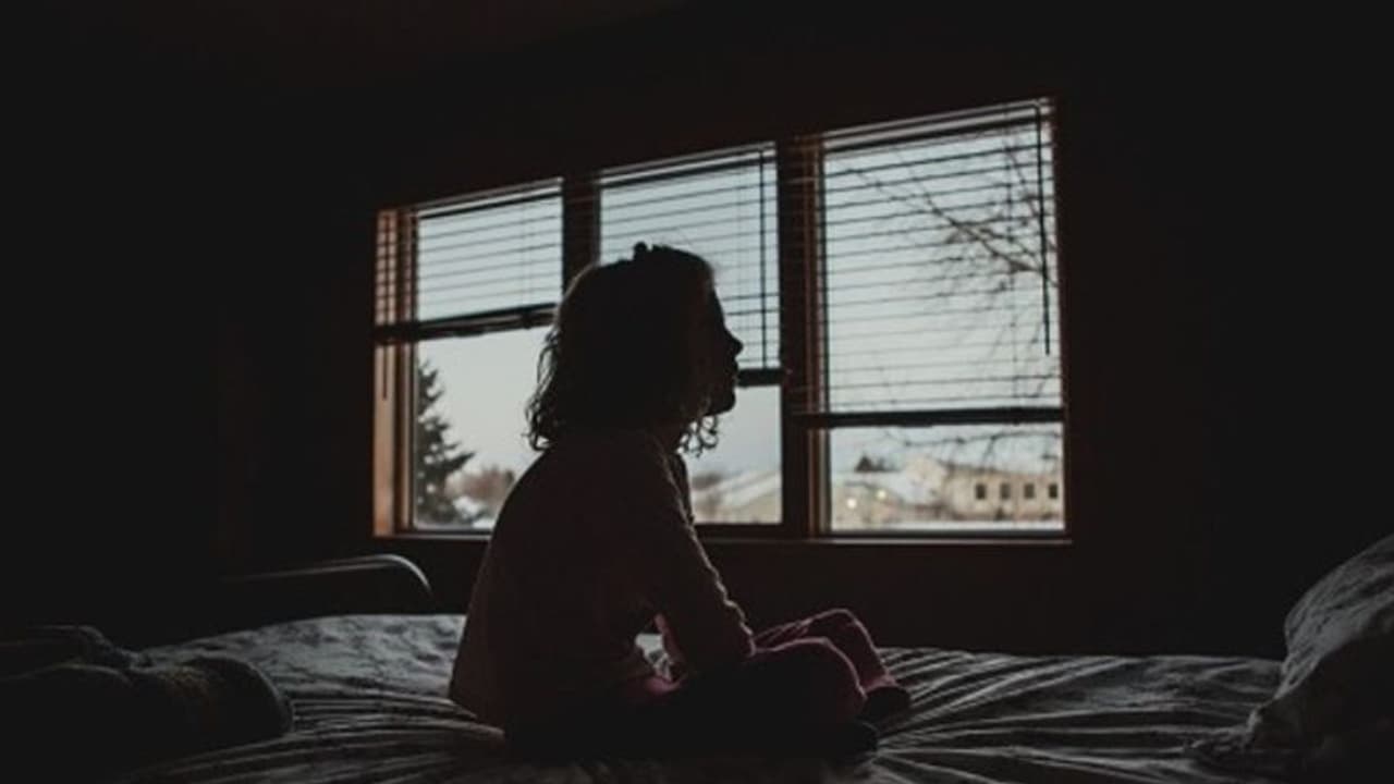 গৃহশিক্ষকের কাছে পড়তে গিয়ে নিখোঁজ, আত্মীয়ের বাড়িতে মিলল ছাত্রীর ঝুলন্ত দেহ গৃহশিক্ষকের কাছে পড়তে গিয়ে নিখোঁজ, আত্মীয়ের বাড়িতে মিলল ছাত্রীর ঝুলন্ত দেহ