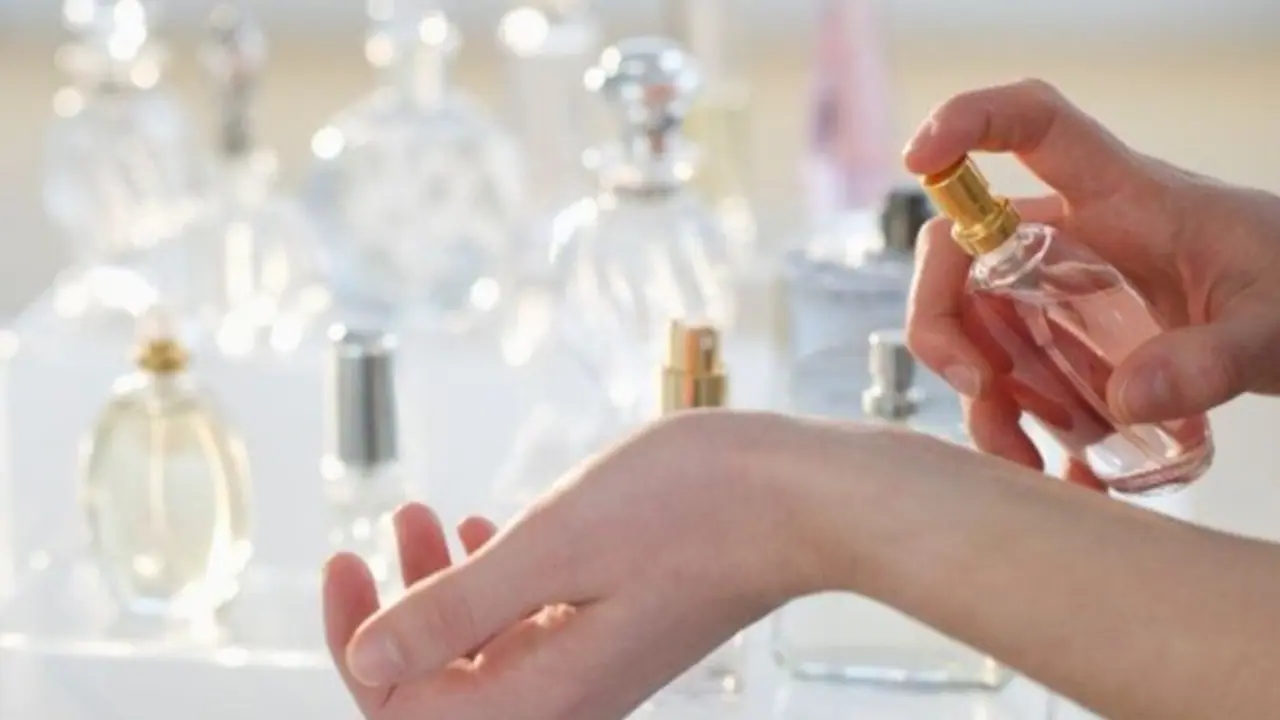 Image of perfume Image of perfume