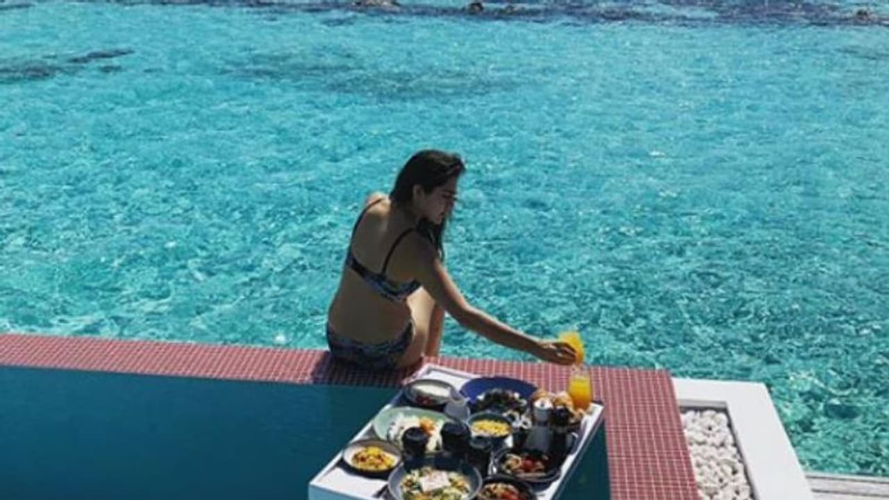 സാറ അവധിക്കാലം തിന്നുതീര്‍ക്കുകയാണോ? കൊതിയൂറുന്ന ചിത്രങ്ങള്‍...