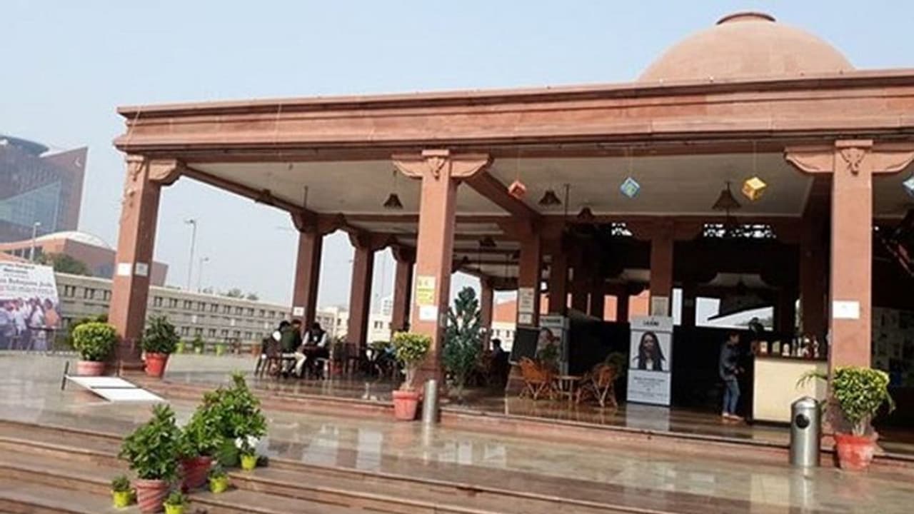 यूपी के इस कैफे में बर्थडे मनाने पहुंची दीपिका, सेलिब्रेशन में एसिड अटैक सर्वाइवर्स समेत ये हो रहे शामिल यूपी के इस कैफे में बर्थडे मनाने पहुंची दीपिका, सेलिब्रेशन में एसिड अटैक सर्वाइवर्स समेत ये हो रहे शामिल