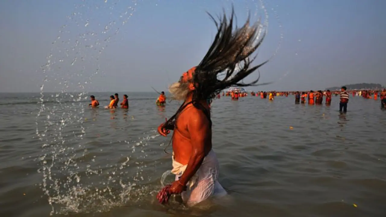 Gangasagar Mela: ড্রোনের সাহায্যে স্নান করতে পারবেন পুণ্যার্থীরা, প্রস্তুতি দেখতে যাচ্ছেন মমতা