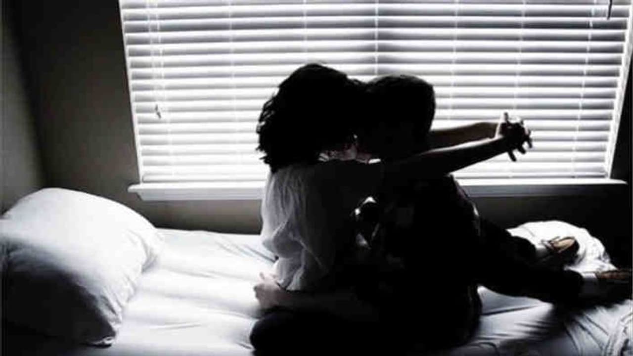 आशिक के साथ बहू को ससुर ने पकड़ा, फिर बेटे दामाद के साथ मिलकर दिया इस खौफनाक वारदात को अंजाम आशिक के साथ बहू को ससुर ने पकड़ा, फिर बेटे दामाद के साथ मिलकर दिया इस खौफनाक वारदात को अंजाम