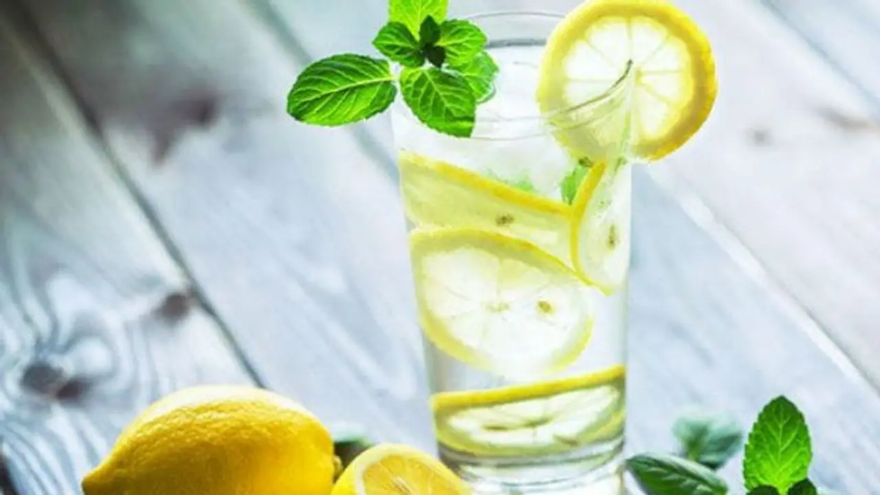 Health Tips: പതിവായി കുടിക്കാം നാരങ്ങാ വെള്ളം; അറിയാം ഈ ആരോഗ്യ ഗുണങ്ങള്... Health Tips: പതിവായി കുടിക്കാം നാരങ്ങാ വെള്ളം; അറിയാം ഈ ആരോഗ്യ ഗുണങ്ങള്...