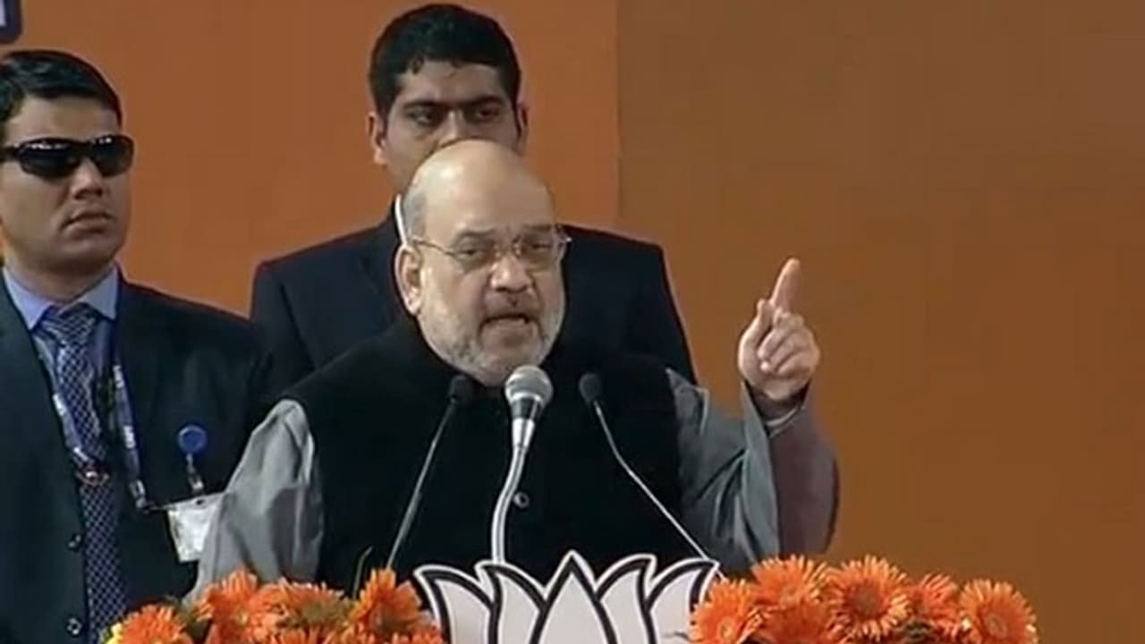 மக்கள்கிட்ட பீதியை கிளப்பி…ராகுலும், பிரியங்காவும் கலவரத்தை பரப்புறாங்க.... அமித் ஷா பரபரப்பு குற்றச்சாட்டு !! மக்கள்கிட்ட பீதியை கிளப்பி…ராகுலும், பிரியங்காவும் கலவரத்தை பரப்புறாங்க.... அமித் ஷா பரபரப்பு குற்றச்சாட்டு !!