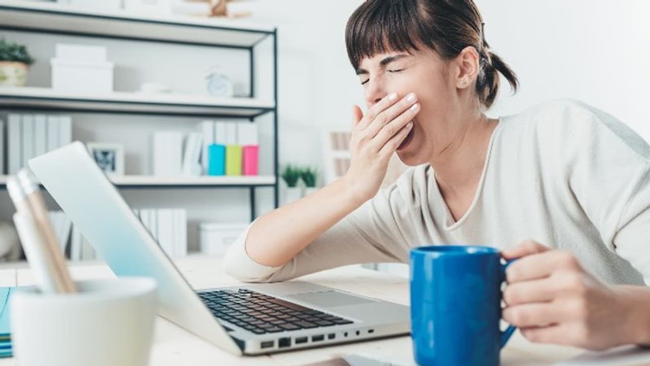 ഒരു കാരണവുമില്ലാതെ ക്ഷീണം, രാത്രി ഉറക്കമില്ലായ്മ; ശ്രദ്ധിക്കാതെ പോകുന്ന ലക്ഷണങ്ങളുടെ പിന്നില്... ഒരു കാരണവുമില്ലാതെ ക്ഷീണം, രാത്രി ഉറക്കമില്ലായ്മ; ശ്രദ്ധിക്കാതെ പോകുന്ന ലക്ഷണങ്ങളുടെ പിന്നില്...