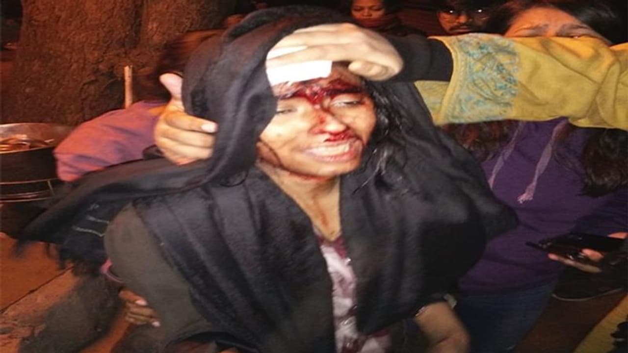 ജെഎന്യു സംഘര്ഷം: ഐഷി ഘോഷിനെ ചോദ്യം ചെയ്യും, ഹാജരാകാന് നിര്ദ്ദേശം ജെഎന്യു സംഘര്ഷം: ഐഷി ഘോഷിനെ ചോദ്യം ചെയ്യും, ഹാജരാകാന് നിര്ദ്ദേശം