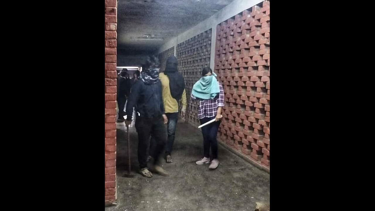 JNU attack: Police identify suspects; screenshots of WhatsApp conversations come in handy JNU attack: Police identify suspects; screenshots of WhatsApp conversations come in handy