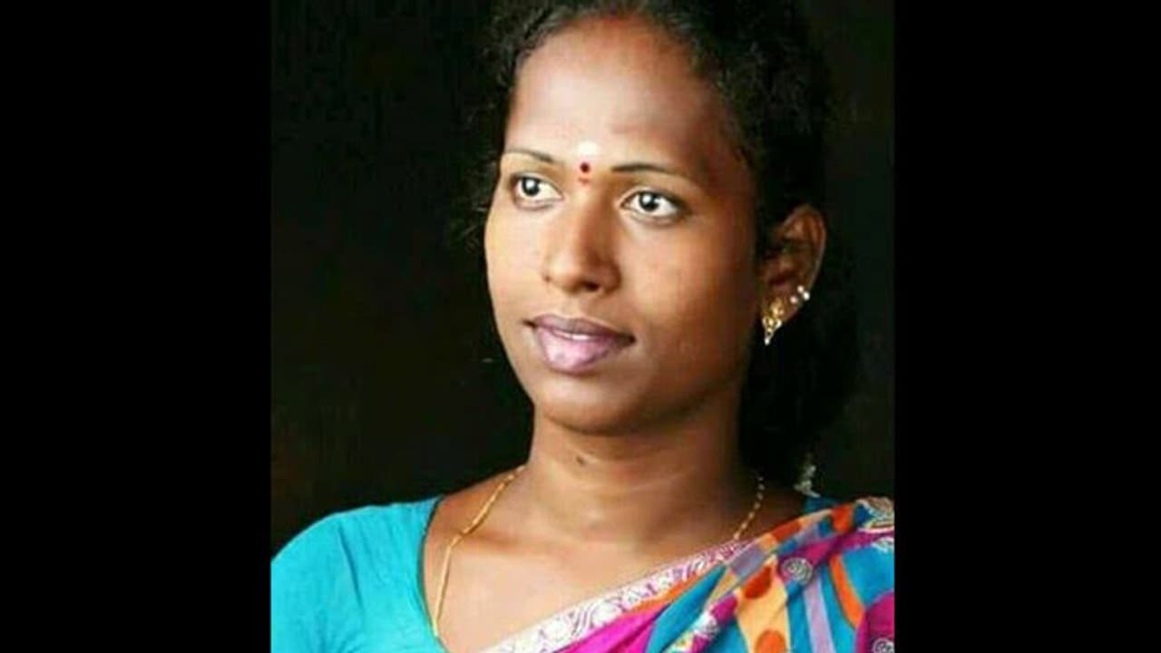 "உங்கள் அனுதாபம் எனக்கு தேவை இல்லை"..! குருப் 1 தேர்வில் வெற்றிபெற்ற திருநங்கை ஸ்வப்னா அதிரடி..! அடுத்து ஐ.ஏ.எஸ் தான் இலக்கு..! "உங்கள் அனுதாபம் எனக்கு தேவை இல்லை"..! குருப் 1 தேர்வில் வெற்றிபெற்ற திருநங்கை ஸ்வப்னா அதிரடி..! அடுத்து ஐ.ஏ.எஸ் தான் இலக்கு..!