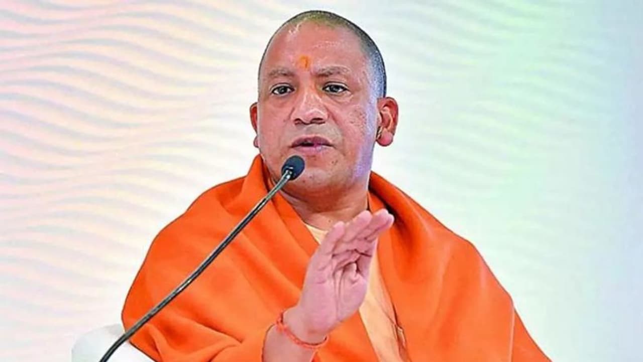 सपा ने की CAA पर प्रदर्शन करने वालों को पेंशन की बात, CM योगी बोले बाप दादा कमाकर रखे हैं जो खैरात बाटेंगे सपा ने की CAA पर प्रदर्शन करने वालों को पेंशन की बात, CM योगी बोले बाप दादा कमाकर रखे हैं जो खैरात बाटेंगे