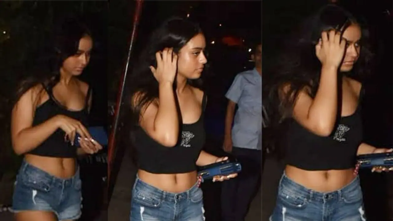 फ्रेंड के साथ नाइट आउट पर अजय देवगन की बेटी, न्यासा के ड्रेसिंग सेंस पर लोग कर रहे भद्दे कमेंट फ्रेंड के साथ नाइट आउट पर अजय देवगन की बेटी, न्यासा के ड्रेसिंग सेंस पर लोग कर रहे भद्दे कमेंट