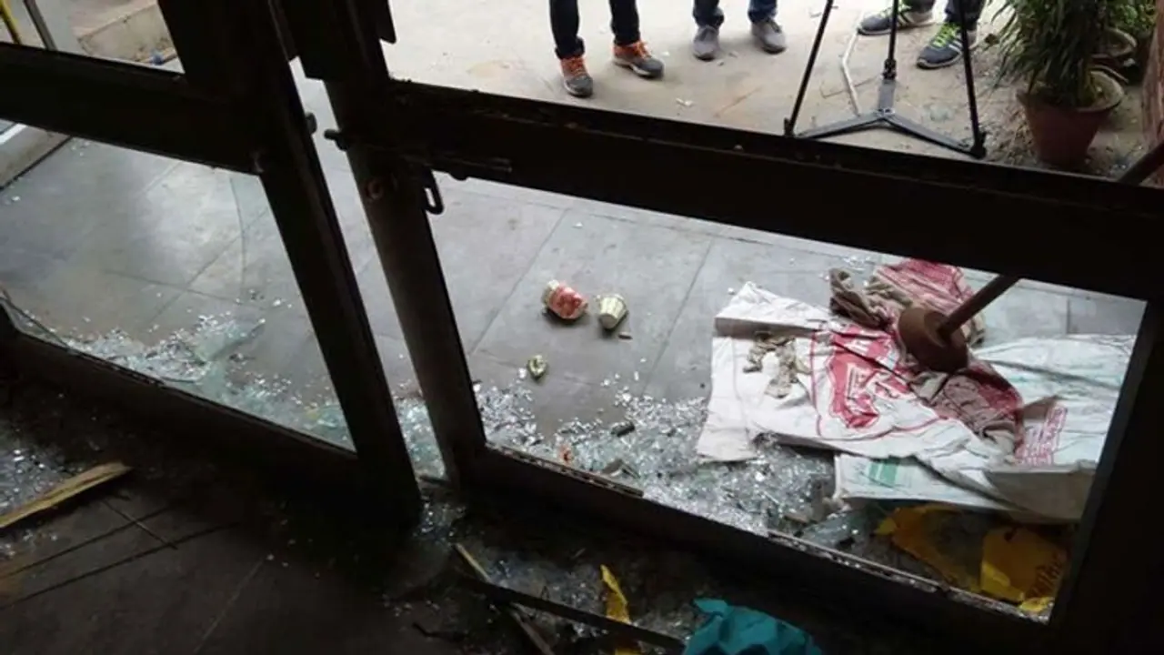 जेएनयू में हिंसा की शुरुआत से लेकर उपद्रवियों की संख्या तक...पुलिस ने FIR ने क्या क्या बातें लिखीं जेएनयू में हिंसा की शुरुआत से लेकर उपद्रवियों की संख्या तक...पुलिस ने FIR ने क्या क्या बातें लिखीं