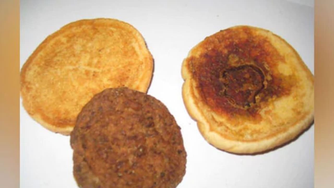 20 വര്ഷം പഴക്കമുള്ള ബര്ഗര്; ഇതിന്റെ പ്രത്യേകതയെന്തെന്ന് അറിയാമോ? 20 വര്ഷം പഴക്കമുള്ള ബര്ഗര്; ഇതിന്റെ പ്രത്യേകതയെന്തെന്ന് അറിയാമോ?