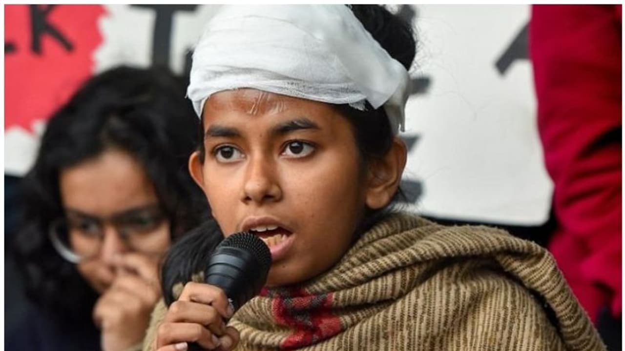 ആരാണ് ഐഷി ഘോഷ് എന്ന ജെഎൻയു വിദ്യാർത്ഥി യൂണിയന്റെ 'തീപ്പൊരി' പ്രസിഡന്റ് ആരാണ് ഐഷി ഘോഷ് എന്ന ജെഎൻയു വിദ്യാർത്ഥി യൂണിയന്റെ 'തീപ്പൊരി' പ്രസിഡന്റ്