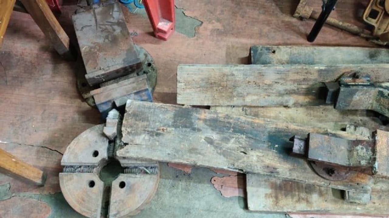 খাস কলকাতায় অস্ত্র কারখানা হদিশ, উদ্ধার বিপুল আগ্নেয়াস্ত্র খাস কলকাতায় অস্ত্র কারখানা হদিশ, উদ্ধার বিপুল আগ্নেয়াস্ত্র