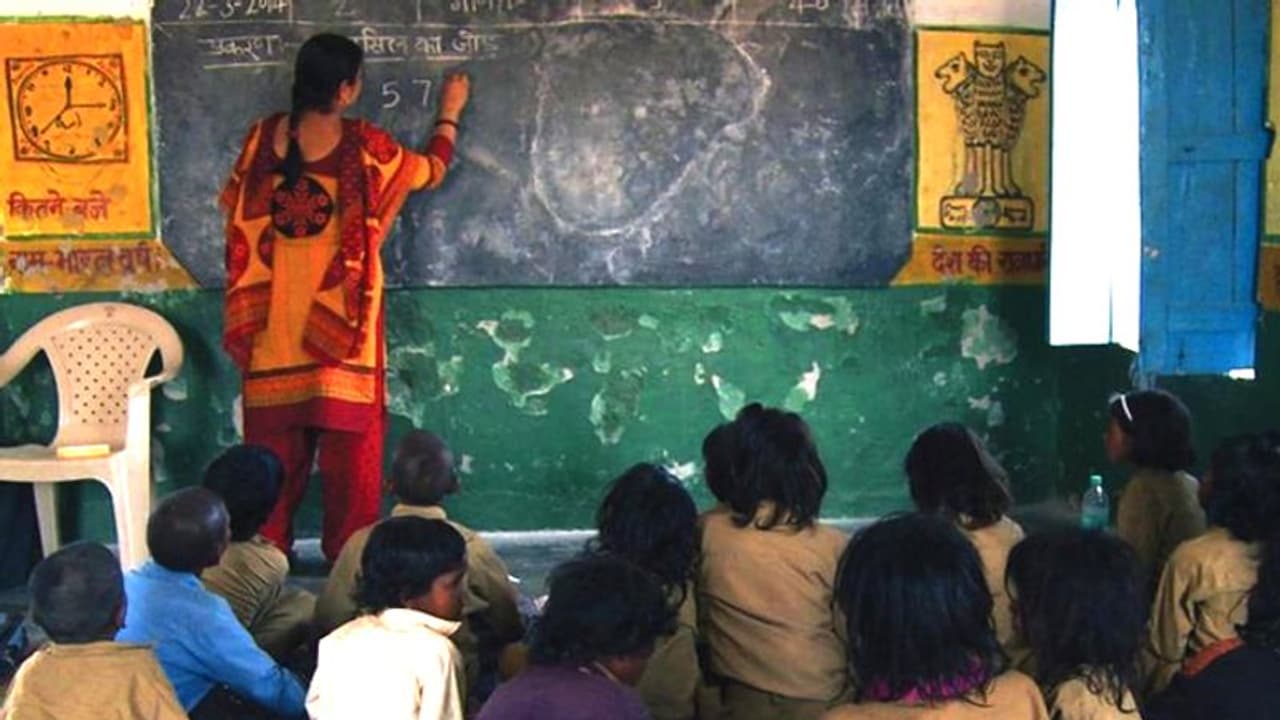 #BREAKING அரசு பள்ளி ஆசிரியர்களுக்கு குஷியான செய்தி.. பள்ளிக்கல்வித்துறை வெளியிட்ட முக்கிய அறிவிப்பு..!