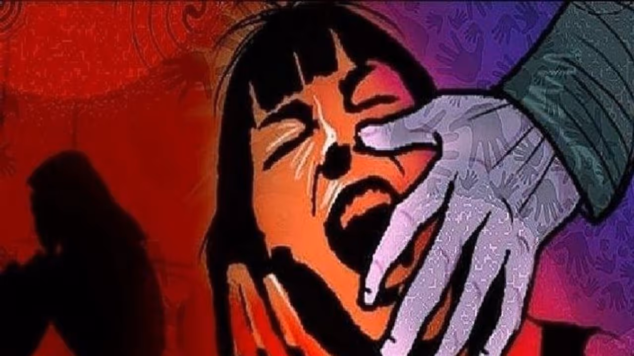 16 வயது சிறுமியை கழுத்தை அறுத்துக் கொன்ற கொடூரன்..! காதலிக்க மறுத்ததால் வெறிச்செயல்..! 16 வயது சிறுமியை கழுத்தை அறுத்துக் கொன்ற கொடூரன்..! காதலிக்க மறுத்ததால் வெறிச்செயல்..!