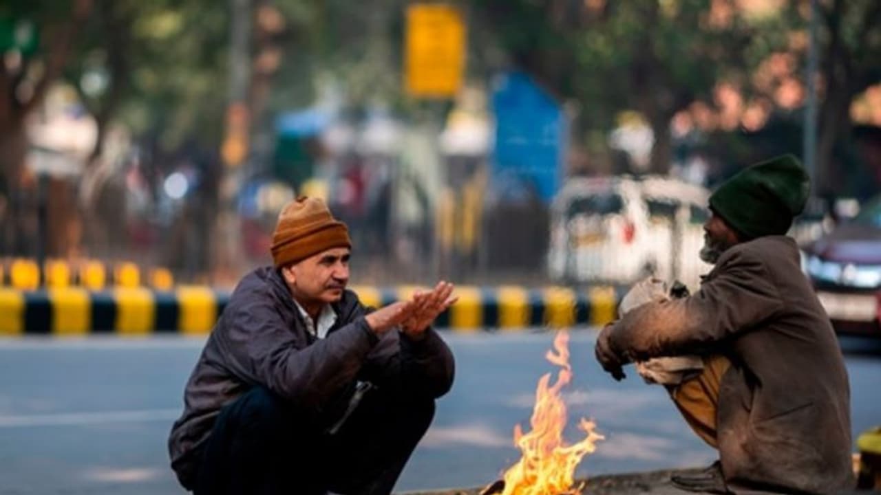 জাঁকিয়ে শীত শহরের বুকে, আগামী ২৪ ঘণ্টায় বৃষ্টির পূর্বাভাস