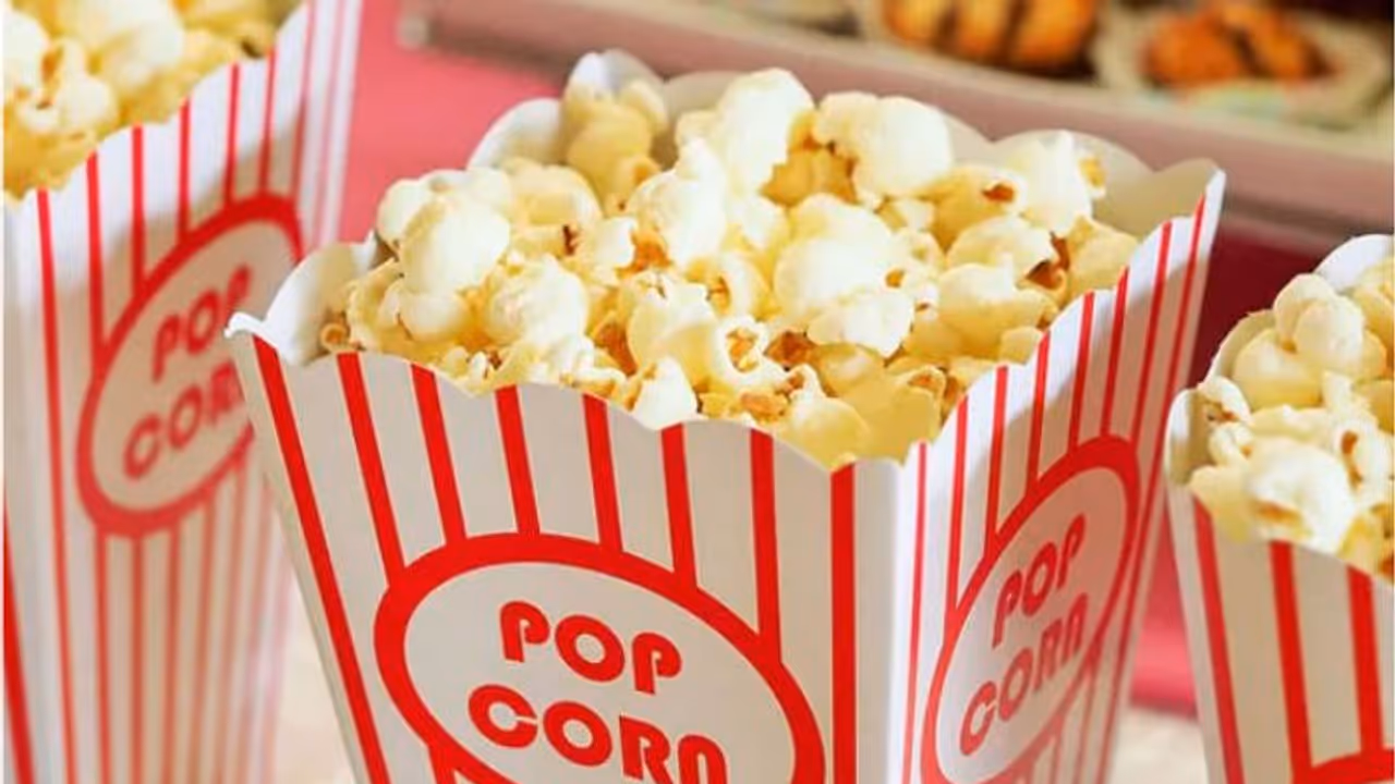 പല്ലിനിടയില്‍ പോപ്‌കോണ്‍ കുടുങ്ങി; ജീവന്‍ പോകുമെന്ന അവസ്ഥയായി...