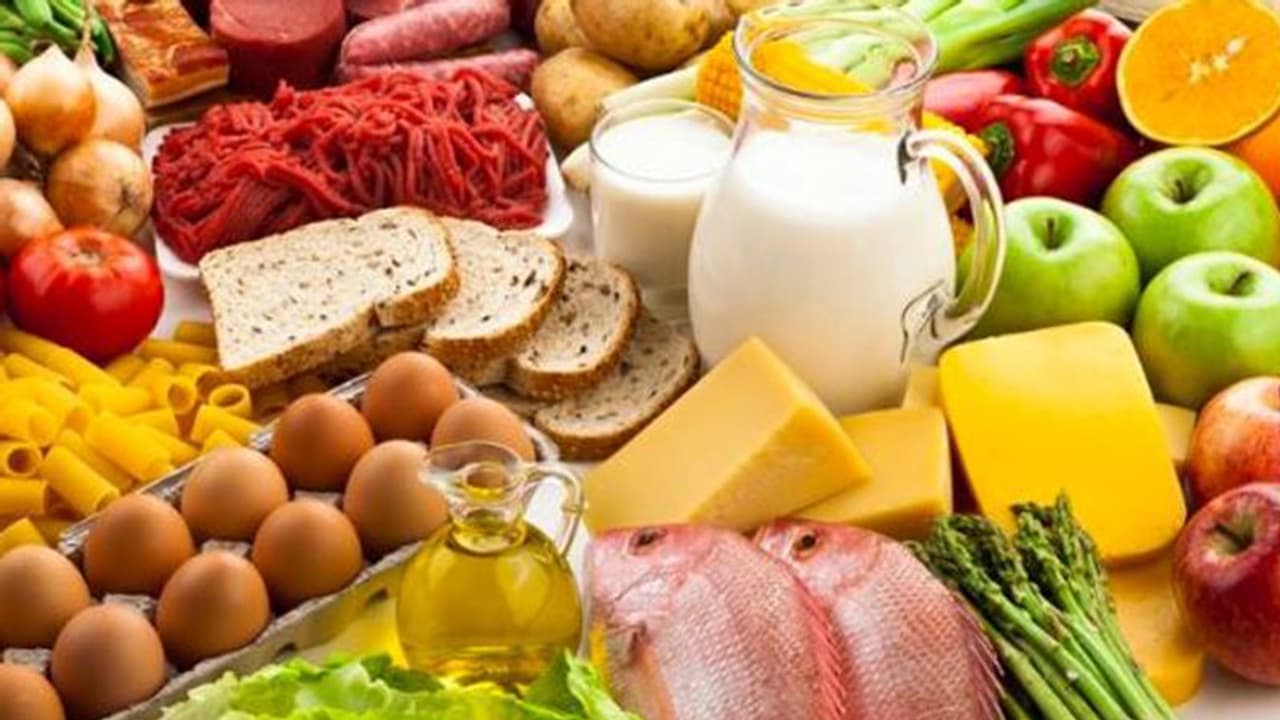 മനസും ശരീരവും ആരോഗ്യത്തോടെയിരിക്കാൻ കഴിക്കേണ്ട ഭക്ഷണങ്ങൾ മനസും ശരീരവും ആരോഗ്യത്തോടെയിരിക്കാൻ കഴിക്കേണ്ട ഭക്ഷണങ്ങൾ