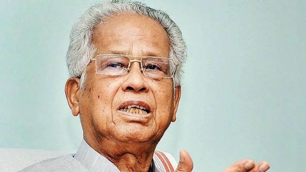 ஜின்னா மாதிரி செயல்படுகிறார் பிரதமர் மோடி: அசாம் முன்னாள் முதல்வர் காட்டம்... ஜின்னா மாதிரி செயல்படுகிறார் பிரதமர் மோடி: அசாம் முன்னாள் முதல்வர் காட்டம்...