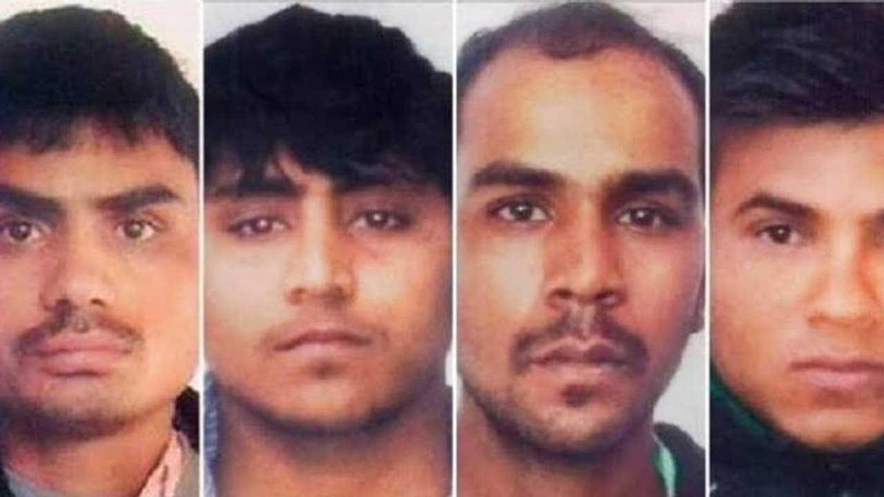 என் மகனுக்கு உயிர் பிச்சை கொடுங்கள்’: நிர்பயா தாயிடம் கதறிய குற்றவாளியின் தாயார் .... என் மகனுக்கு உயிர் பிச்சை கொடுங்கள்’: நிர்பயா தாயிடம் கதறிய குற்றவாளியின் தாயார் ....