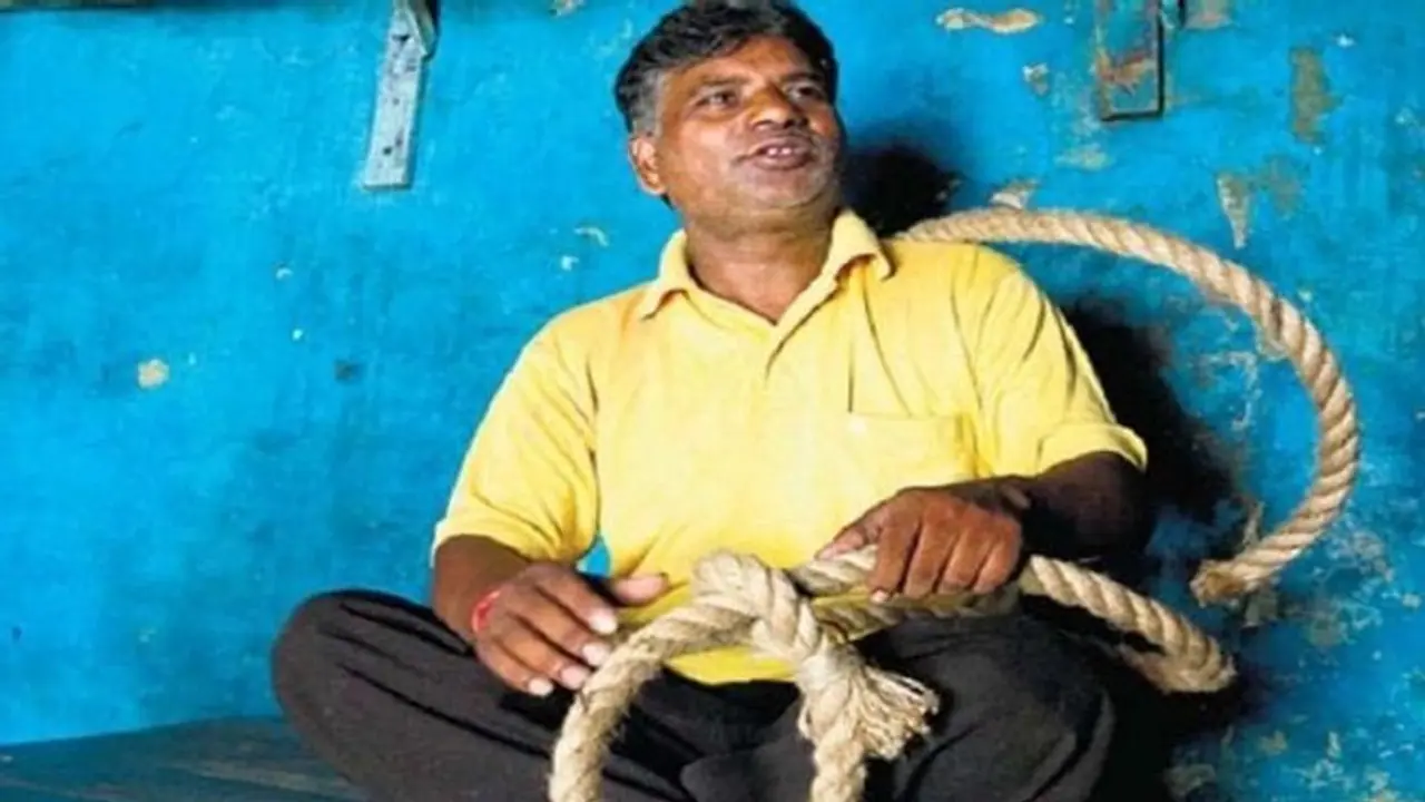 निर्भया कांड, फांसी का फंदा खींचने को यह शख्स तैयार, बेचता है साइकिल पर कपड़ा, कहा, ऐसे दरिंदों को फांसी देकर मिलेगी खुशी, दिल को होगा सुकून निर्भया कांड, फांसी का फंदा खींचने को यह शख्स तैयार, बेचता है साइकिल पर कपड़ा, कहा, ऐसे दरिंदों को फांसी देकर मिलेगी खुशी, दिल को होगा सुकून