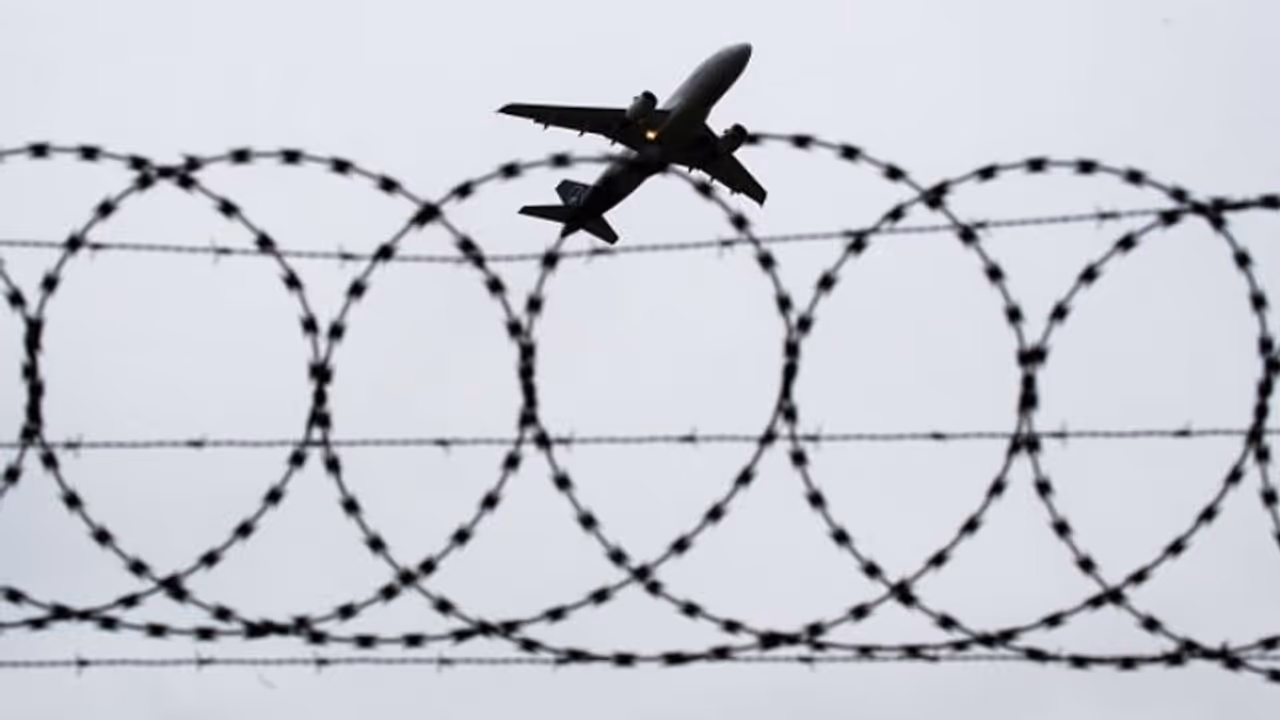 Iran releases 5 Americans after US unfreezes billions in oil revenue for Tehran Iran releases 5 Americans after US unfreezes billions in oil revenue for Tehran