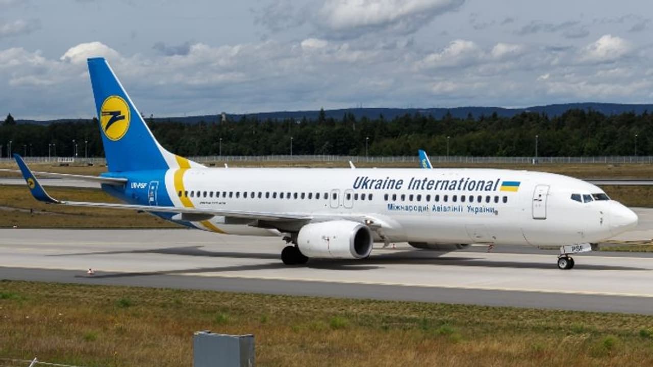 ഇറാനില് വിമാനദുരന്തം: 180 യാത്രക്കാരുമായി ഉക്രൈന് വിമാനം തകര്ന്നു വീണു ഇറാനില് വിമാനദുരന്തം: 180 യാത്രക്കാരുമായി ഉക്രൈന് വിമാനം തകര്ന്നു വീണു