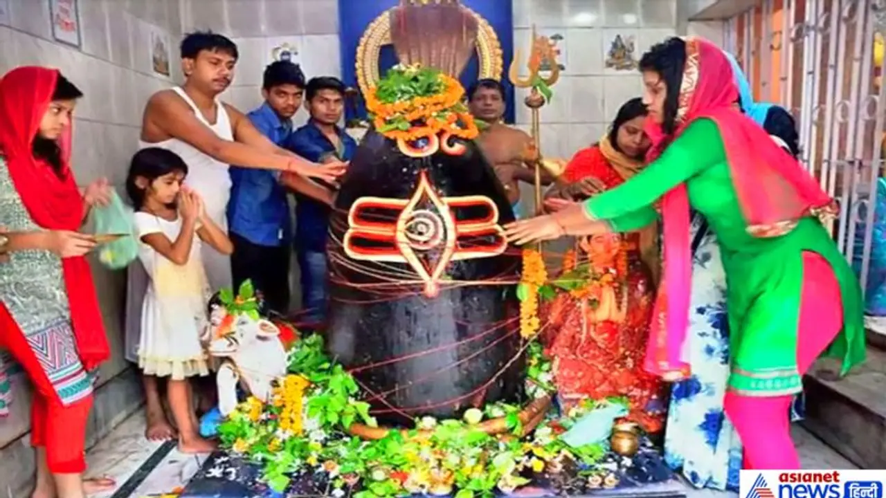 Pradosh Vrat December 2021: ডিসেম্বরে ৩ প্রদোষ ব্রতের যোগ, জেনে নিন কবে কবে হবে এই ব্রত পালন Pradosh Vrat December 2021: ডিসেম্বরে ৩ প্রদোষ ব্রতের যোগ, জেনে নিন কবে কবে হবে এই ব্রত পালন