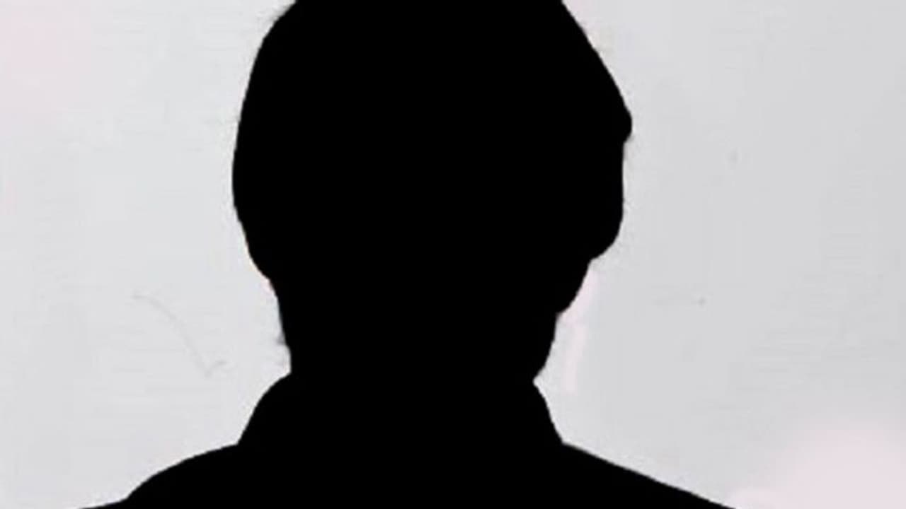 కుర్ర హీరో 'అతి..' ప్రాజెక్ట్ వదిలేసిన డైరెక్టర్..? కుర్ర హీరో 'అతి..' ప్రాజెక్ట్ వదిలేసిన డైరెక్టర్..?