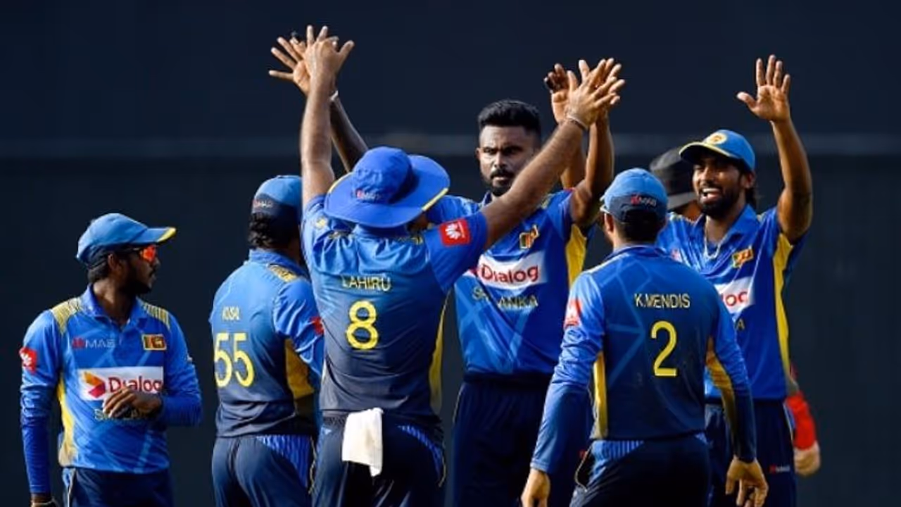 #BANvsSL வீரர்களுக்கு கொரோனா உறுதியானாலும் திட்டமிட்டபடி நடக்கும் ஒருநாள் தொடர்..! #BANvsSL வீரர்களுக்கு கொரோனா உறுதியானாலும் திட்டமிட்டபடி நடக்கும் ஒருநாள் தொடர்..!