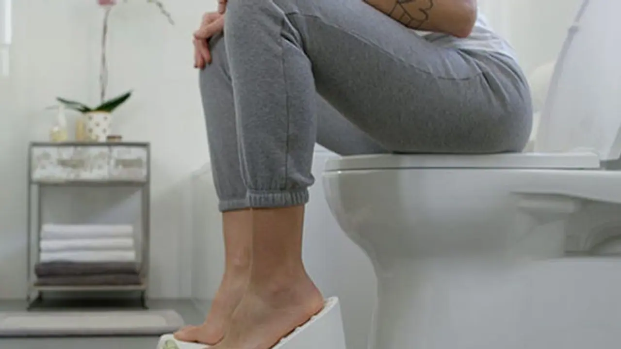 ദിവസവും ടോയ്‌ലറ്റിൽ 20 മിനിറ്റ് കൂടുതൽ മലവിസർജ്ജനത്തിന് ഇരിക്കുന്നവരുടെ ശ്രദ്ധയ്ക്ക്: ഡോക്ടർ പറയുന്നത്