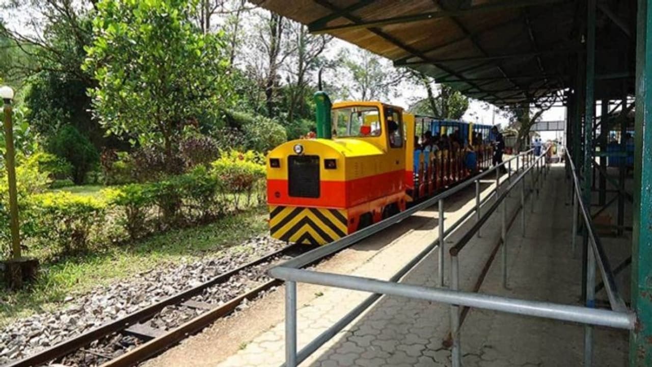 ವರ್ಷ ಕಳೆದರೂ ರಾಜಾಸೀಟಿಗೆ ಬರಲಿಲ್ಲ ಹೊಸ ರೈಲು!